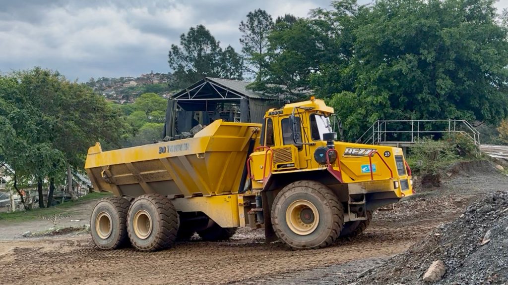 AD30B 6X6 ARTICULATED DUMP TRUCK - Dezzi Equipment