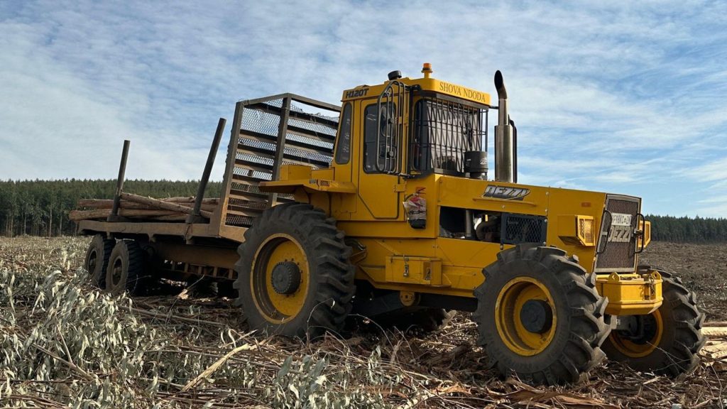 Dezzi H120T 4x4 Haulage Tractor